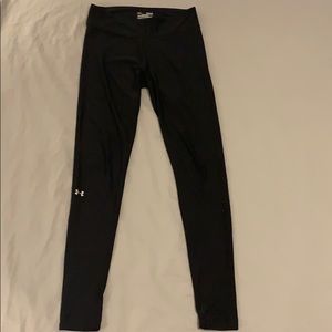 Under Armour black leggings
